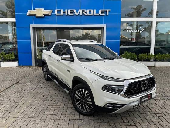 FIAT TORO 2.0 16V TURBO DIESEL RANCH 4WD AT9 FIAT TORO 2.0 16V TURBO DIESEL RANCH 4WD AT9